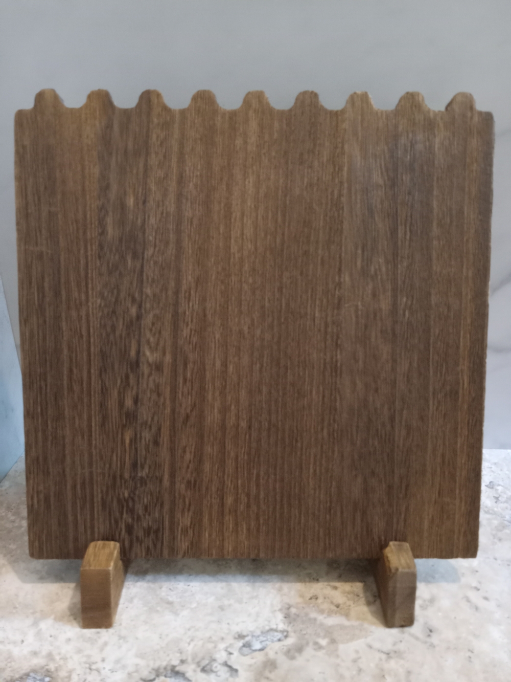 Scalloped Top Wooden Necklace Display Stand in Warm Brown